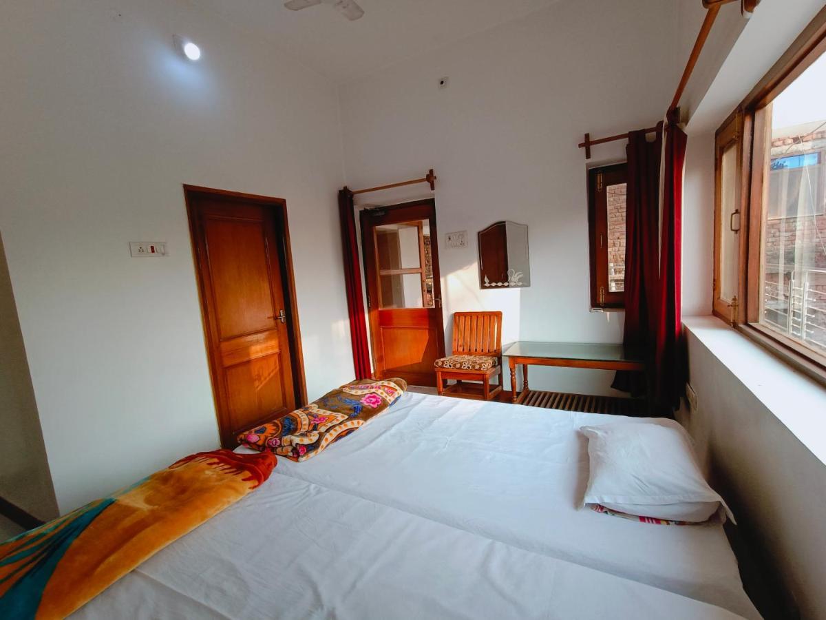 The Gupta Guest House พุทธคยา ภายนอก รูปภาพ