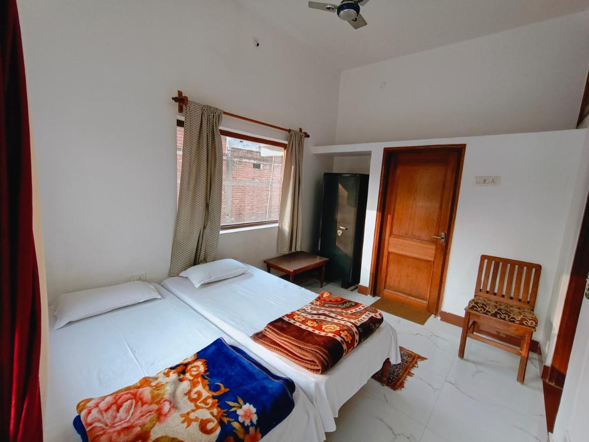 The Gupta Guest House พุทธคยา ภายนอก รูปภาพ