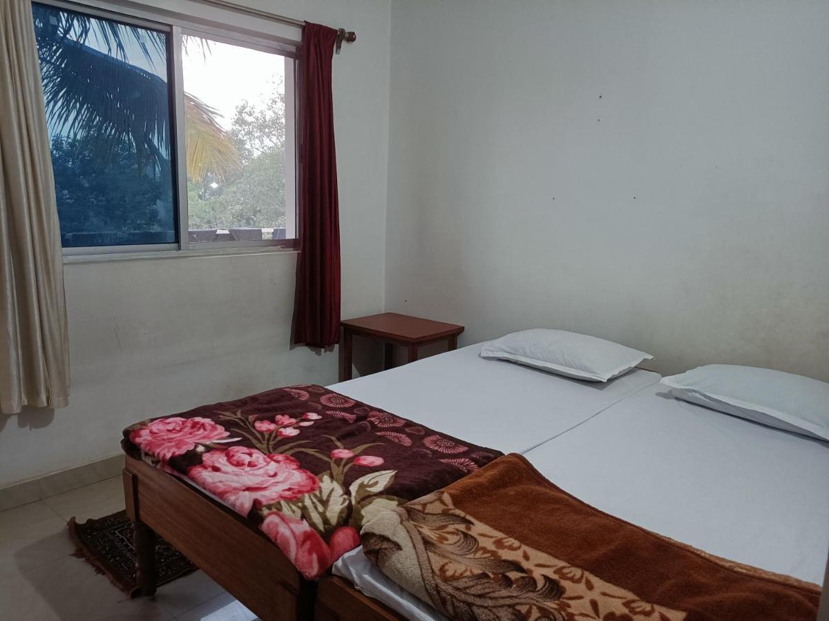 The Gupta Guest House พุทธคยา ภายนอก รูปภาพ